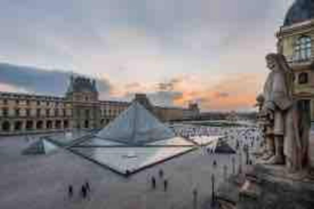 شقة Iconic Location Only 500 Meters To The Louvre باريس المظهر الخارجي الصورة